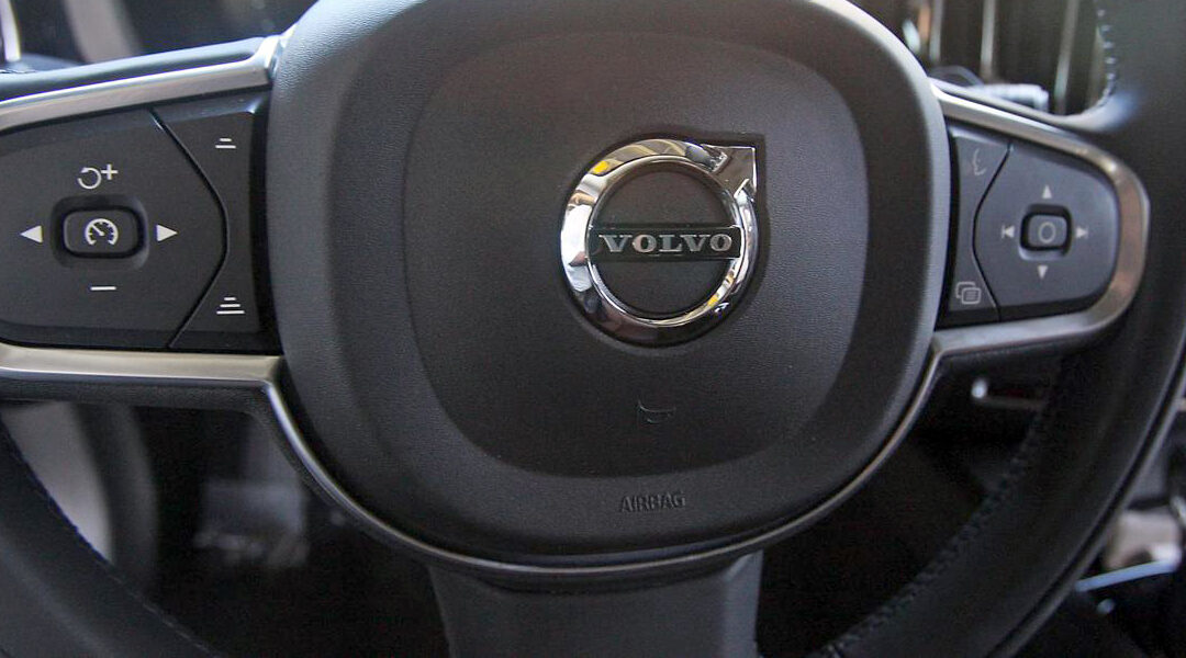 Volvo-მ დააპატენტა საჭე, რომელიც შეგვეძლება მარცხნიდან მარჯვნივ გავაცუროთ