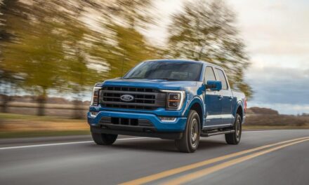 2021 წლის Ford F-150 PowerBoost ჰიბრიდი წვის მაჩვენებლით კლასში ყველაზე ეკონომიურია