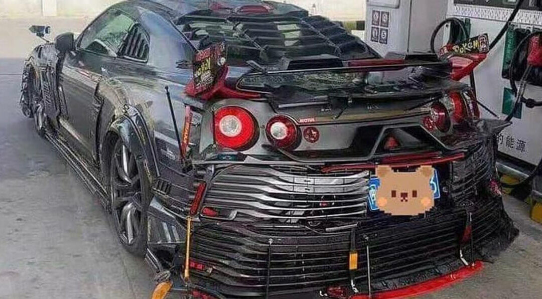 იაპონელმა მფლობელმა საკუთარი Nissan GT-R საკმაოდ უცნაურად გადააკეთა