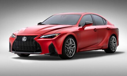 2022 წლის Lexus IS 500-ს 5.0-ლ V8 ძრავა და 472 ცხენის ძალა აქვს