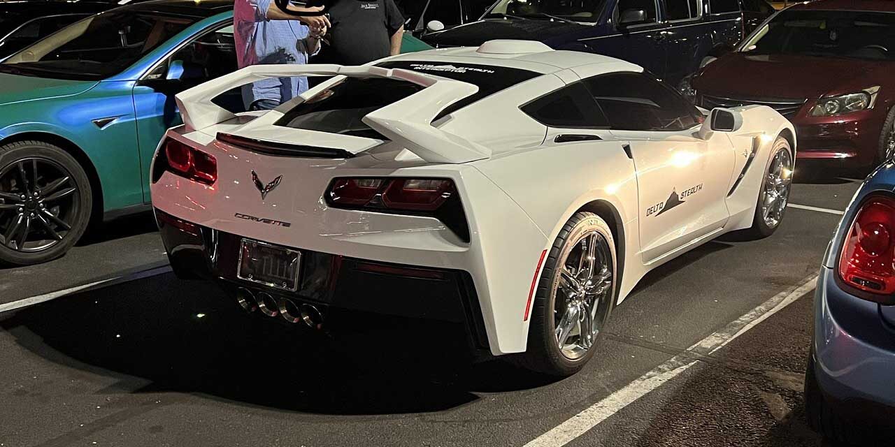 ეს C7 Corvette Stingray მფლობელმა ძლიერ უცნაურად გადააკეთა