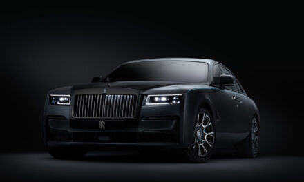 2022 Rolls Royce Ghost Black Badge — მსოფლიოს ყველაზე შავ მანქანას 45 კგ საღებავით აქვს