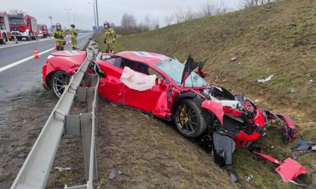 Ferrari 488 Pista-ს მძღოლმა საჭე ვერ დაიმორჩილა და დამცავ ჯებირს შეასკდა