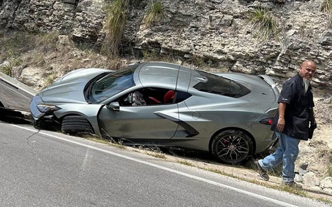 2023 წლის Chevrolet Corvette Stingray-ს ერთი ეგზემპლარი უკვე ავარიაში მოხვდა