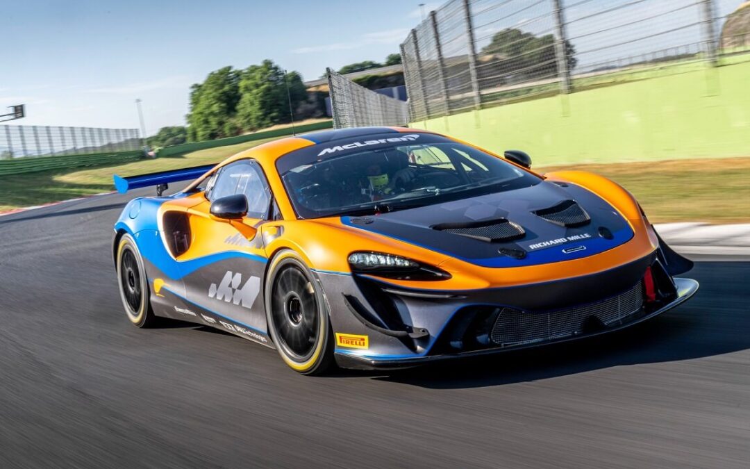 McLaren-მა წარმოადგინა სარბოლო Artura GT4 ჰიბრიდული სისტემის გარეშე