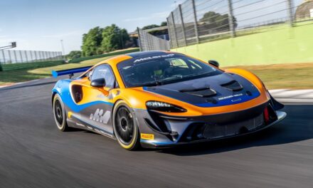 McLaren-მა წარმოადგინა სარბოლო Artura GT4 ჰიბრიდული სისტემის გარეშე